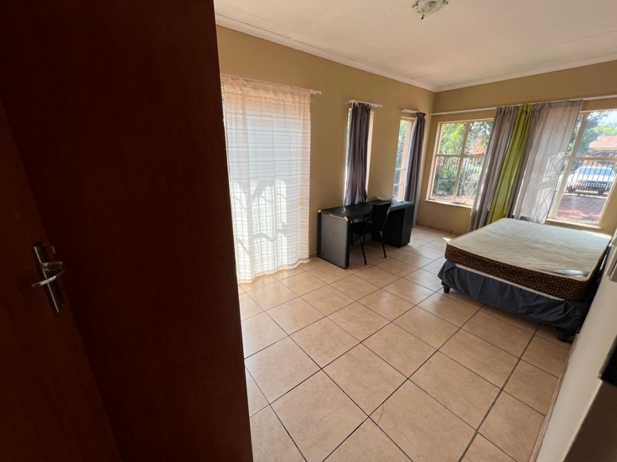 7 Bedroom Property for Sale in Brandwag Free State